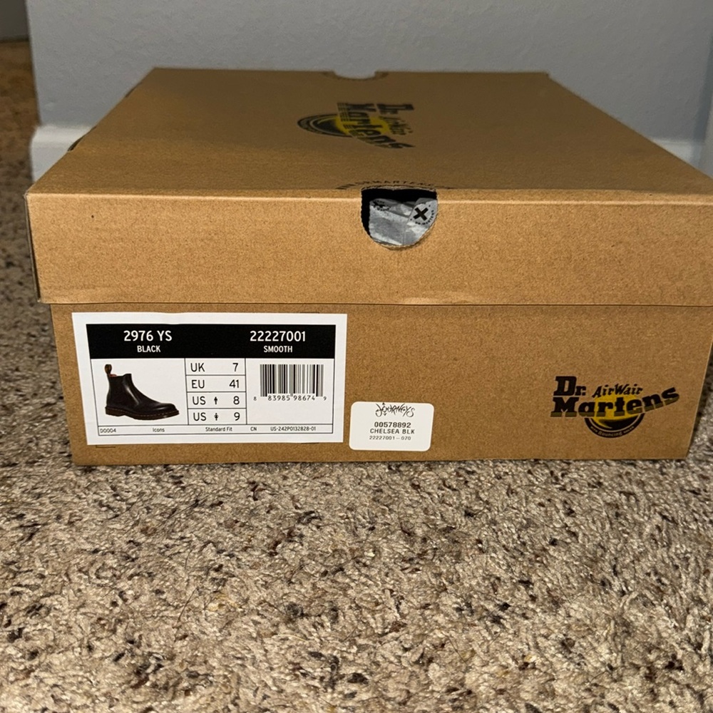 Dr. Martins 2976 Chelsea boot smooth leather size 9